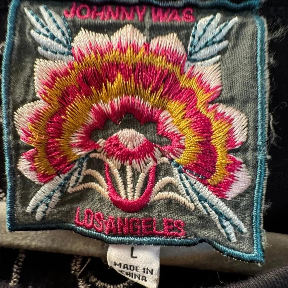 Johnny Was Soho Puff Sleeve Tee - Picture 4 of 6